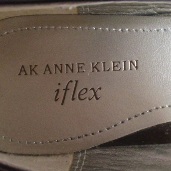 AK Impress Iflex Brown Patent Flats Buckle Accent Size 8.5M - Picture 8 of 8